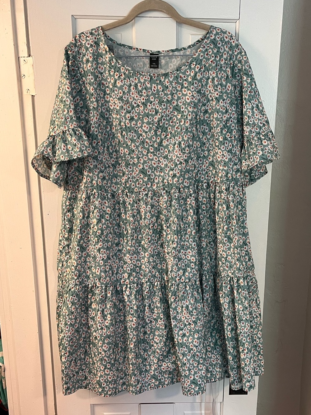 SHEIN Mint Green Floral Shift Dress. Knee length